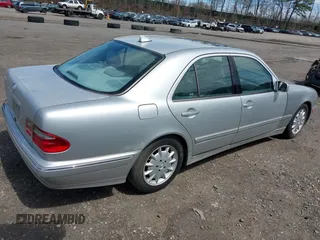 2000 Mercedes-Benz E 320 with VIN WDBJF65J9YB129649, listed as a IAAI auction lot 42020958 with 192,622 mi miles and . Bid and sale history available at DreamBid. Image 4.