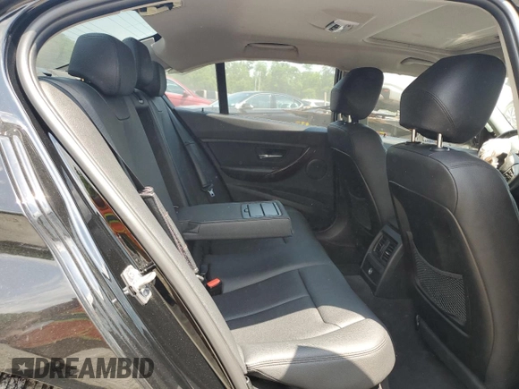 2014 BMW 3 Series 328i xDrive с VIN WBA3B5C50EF599611, выставлен на аукционе Copart как лот 61939875 с пробегом Не указан миль и Списание • Salvage title. История ставок и продаж доступна на DreamBid. Изображение 10.