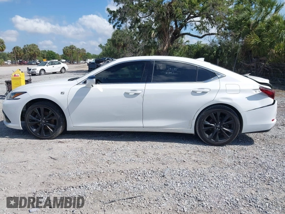 2021 Lexus ES with VIN 58AGZ1B10MU096246, listed as a IAAI auction lot 41947395 with 92,450 mi miles. Bid and sale history available at carsss.com. Image 15.