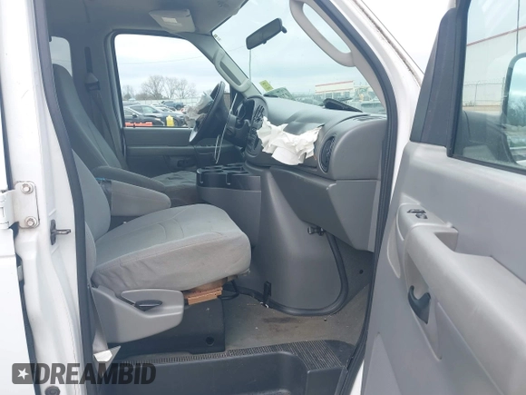 2007 Ford Econoline Passenger XL с VIN 1FBSS31L57DA97586, выставлен на аукционе IAAI как лот 41716412 с пробегом 206 233 миль миль и . История ставок и продаж доступна на DreamBid. Изображение 5.