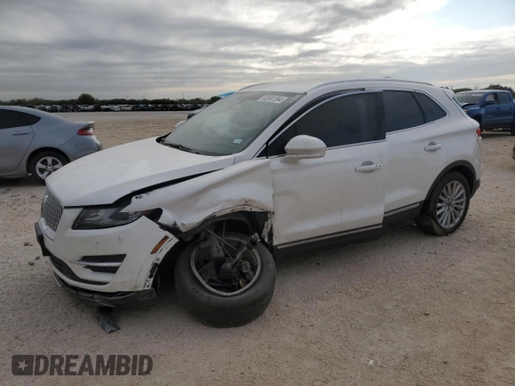 2019 Lincoln MKC Standard with VIN 5LMCJ1D95KUL45392, listed as a Copart auction lot 82561394 with 104,748 mi miles and Salvage Title. Bid and sale history available at DreamBid. Image 1.