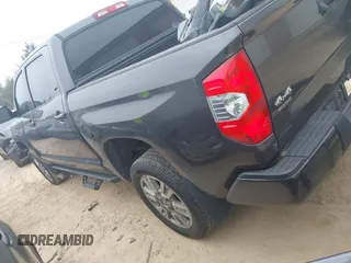 2019 Toyota Tundra SR5 z VIN 5TFHY5F15KX777874, wystawiony jako IAAI lot #42292266 z przebiegiem 98 341 mil mil oraz . Historia ofert i sprzedaży dostępna na DreamBid. Obrazek 13.