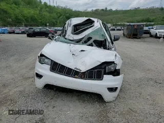 2021 Jeep Grand Cherokee 80th Anniversary z VIN 1C4RJFBG0MC525811, wystawiony jako Copart lot #55459965 z przebiegiem Nie podano mil oraz Szkoda całkowita • Salvage title. Historia ofert i sprzedaży dostępna na DreamBid. Obrazek 14.