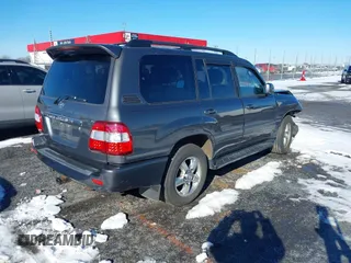 2007 Toyota Land Cruiser with VIN JTEHT05J372107212, listed as a IAAI auction lot 41281746 with 136,460 mi miles. Bid and sale history available at carsss.com. Image 4.
