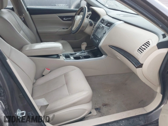2014 Nissan Altima 2.5 with VIN 1N4AL3AP5EC164798, listed as a IAAI auction lot 41822821 with 176,554 mi miles. Bid and sale history available at carsss.com. Image 5.