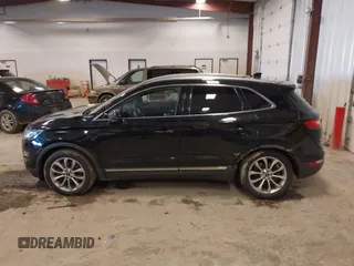 2017 Lincoln MKC Select z VIN 5LMCJ2D94HUL61565, wystawiony jako IAAI lot #42019067 z przebiegiem 77 366 mil mil oraz . Historia ofert i sprzedaży dostępna na DreamBid. Obrazek 14.