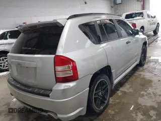 2008 Jeep Compass Sport with VIN 1J8FF47W88D651805, listed as a IAAI auction lot 40960467 with 205,414 mi miles and . Bid and sale history available at carsss.com. Image 4.