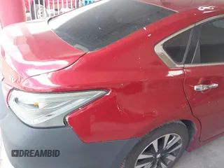 2018 Nissan Altima 2.5 S with VIN 1N4AL3AP5JC212083, listed as a IAAI auction lot 42181501 with 112,031 mi miles. Bid and sale history available at carsss.com. Image 18.