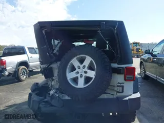 2017 Jeep Wrangler Unlimited Sport with VIN 1C4BJWDG6HL586200, listed as a IAAI auction lot 41723891 with 125,291 mi miles. Bid and sale history available at carsss.com. Image 16.