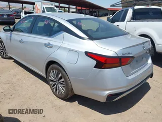2024 Nissan Altima SV z VIN 1N4BL4DV4RN304323, wystawiony jako IAAI lot #42478247 z przebiegiem 47 968 mil mil oraz . Historia ofert i sprzedaży dostępna na DreamBid. Obrazek 3.