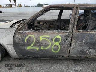 1988 Cadillac DeVille z VIN 1G6CD5155J4224547, wystawiony jako Copart lot #42850345 z przebiegiem Nie podano mil oraz Nie do naprawy • Non repairable. Historia ofert i sprzedaży dostępna na DreamBid. Obrazek 7.