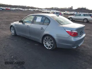 2007 BMW 5 Series 530i with VIN WBANE73567CM57179, listed as a IAAI auction lot 41487712 with 174,100 mi miles. Bid and sale history available at carsss.com. Image 3.