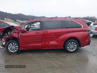 2024 Toyota Sienna LE with VIN 5TDBSKFC5RS145965, listed as a IAAI auction lot 41185886 with 8,004 mi miles. Bid and sale history available at carsss.com. Image 15.