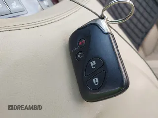 2007 Lexus LS 460 z VIN JTHBL46F675004925, wystawiony jako IAAI lot #42150011 z przebiegiem 127 444 mil mil oraz . Historia ofert i sprzedaży dostępna na DreamBid. Obrazek 11.