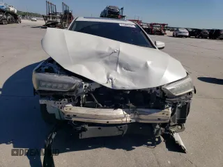 2020 Acura TLX w/Advance Pkg with VIN 19UUB3F86LA000062, listed as a Copart auction lot 77369314 with 71,806 mi miles and Salvage Title. Bid and sale history available at carsss.com. Image 5.