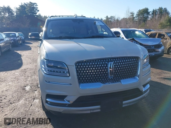 2018 Lincoln Navigator Reserve with VIN 5LMJJ2LT7JEL10453, listed as a IAAI auction lot 41940915 with 97,941 mi miles. Bid and sale history available at carsss.com. Image 12.