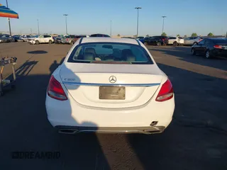 2017 Mercedes-Benz C 300 z VIN 55SWF4JB7HU200532, wystawiony jako IAAI lot #42207648 z przebiegiem 132 247 mil mil oraz . Historia ofert i sprzedaży dostępna na DreamBid. Obrazek 16.