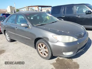 2006 Toyota Camry STD z VIN 4T1BE30K06U656063, wystawiony jako IAAI lot #42386998 z przebiegiem 291 975 mil mil oraz . Historia ofert i sprzedaży dostępna na DreamBid. Obrazek 1.