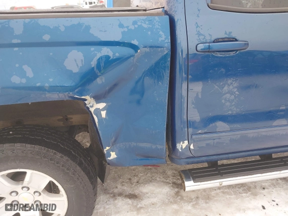 2015 Chevrolet Silverado 1500 LT with VIN 3GCUKREC5FG198758, listed as a IAAI auction lot 41573360 with 150,562 mi miles. Bid and sale history available at carsss.com. Image 6.