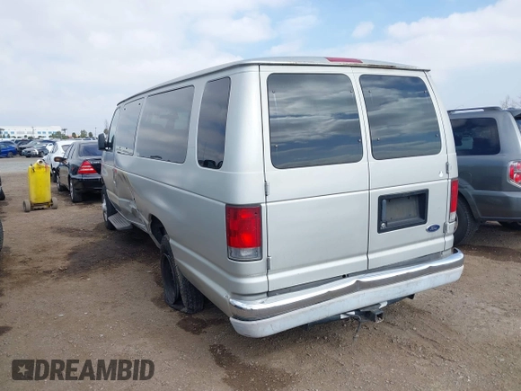 2003 Ford Econoline Passenger XL z VIN 1FBSS31S43HB53334, wystawiony jako IAAI lot #41547951 z przebiegiem 197 072 mil mil oraz . Historia ofert i sprzedaży dostępna na DreamBid. Obrazek 3.