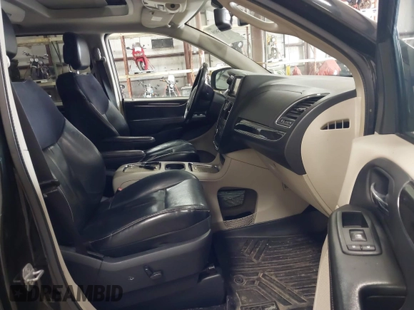 2013 Chrysler Town & Country Limited with VIN 2C4RC1GG0DR509167, listed as a IAAI auction lot 41973819 with 186,896 mi miles. Bid and sale history available at carsss.com. Image 5.