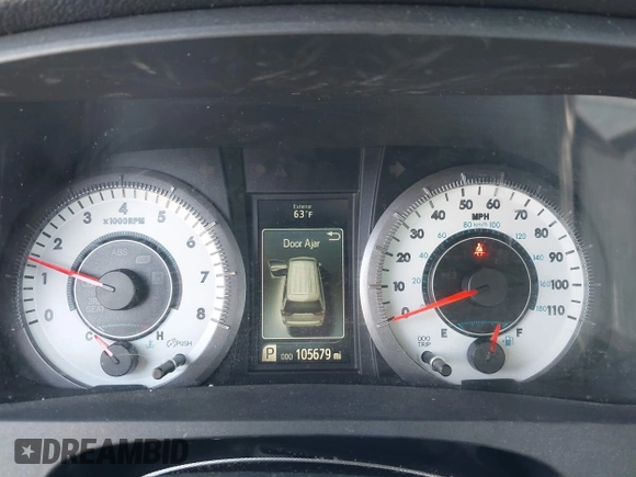 2015 Toyota Sienna SE with VIN 5TDXK3DC9FS652765, listed as a IAAI auction lot 41723922 with 105,679 mi miles. Bid and sale history available at carsss.com. Image 7.