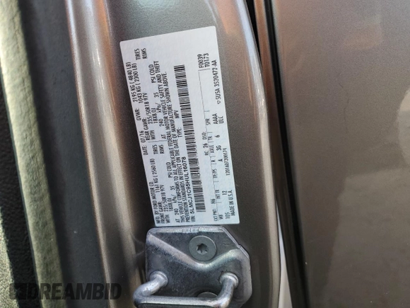 2017 Lincoln MKC Premiere z VIN 5LMCJ1C95HUL16078, wystawiony jako Copart lot #55853005 z przebiegiem 114 821 mil mil oraz Szkoda całkowita • Salvage title. Historia ofert i sprzedaży dostępna na DreamBid. Obrazek 14.