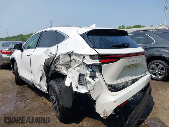 2024 Lexus NX 350h Premium z VIN 2T2GKCEZ2RC020010, wystawiony jako IAAI lot #42469214 z przebiegiem 10 505 mil mil oraz . Historia ofert i sprzedaży dostępna na DreamBid. Obrazek 6.