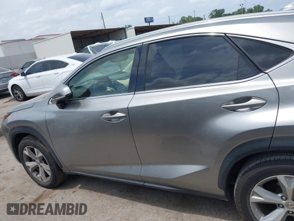 2017 Lexus NX 200t z VIN JTJYARBZ7H2081317, wystawiony jako IAAI lot #42073702 z przebiegiem 34 467 mil mil oraz . Historia ofert i sprzedaży dostępna na DreamBid. Obrazek 14.