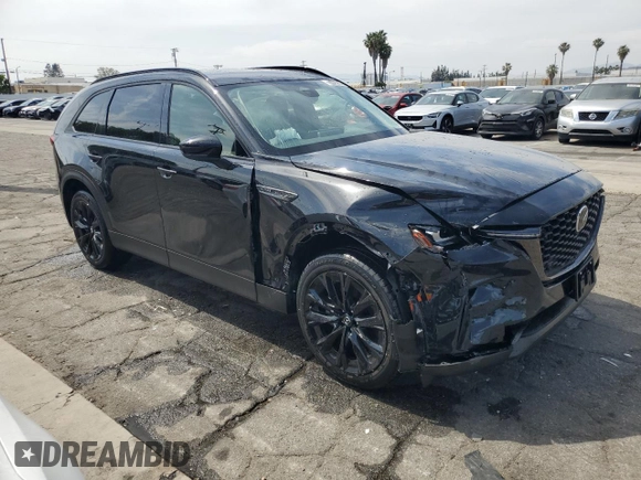 2025 Mazda CX-90 Premium Sport z VIN JM3KKCHD0S1218357, wystawiony jako Copart lot #57452545 z przebiegiem 1 097 mil mil oraz Szkoda całkowita • Salvage title. Historia ofert i sprzedaży dostępna na DreamBid. Obrazek 1.