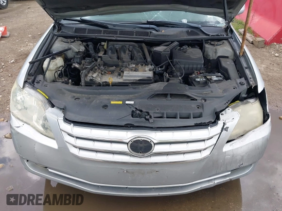 2005 Toyota Avalon XL with VIN 4T1BK36B85U013619, listed as a IAAI auction lot 42209645 with 173,520 mi miles and . Bid and sale history available at carsss.com. Image 10.