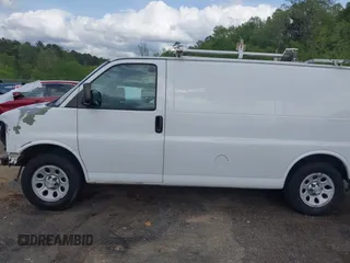 2014 Chevrolet Express Cargo z VIN 1GCSGAFX0E1155518, wystawiony jako IAAI lot #41915742 z przebiegiem 221 712 mil mil oraz . Historia ofert i sprzedaży dostępna na DreamBid. Obrazek 14.