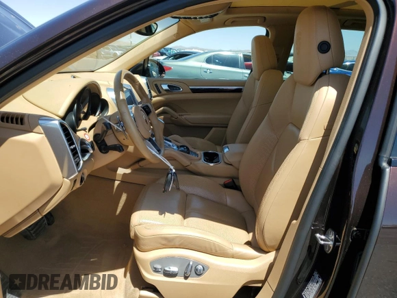2017 Porsche Cayenne z VIN WP1AA2A27HKA82787, wystawiony jako Copart lot #57908165 z przebiegiem 47 031 mil mil oraz Szkoda całkowita • Salvage title. Historia ofert i sprzedaży dostępna na DreamBid. Obrazek 7.