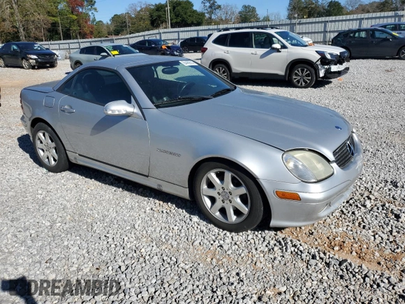 2001 Mercedes-Benz SLK 230 Kompressor z VIN WDBKK49F31F188527, wystawiony jako Copart lot #84489514 z przebiegiem 182 831 mil mil oraz Szkoda całkowita • Salvage title. Historia ofert i sprzedaży dostępna na DreamBid. Obrazek 4.