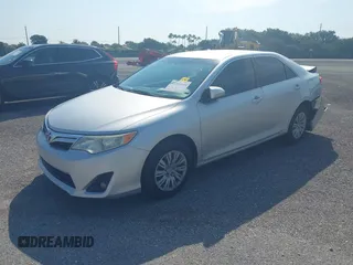 2012 Toyota Camry L z VIN 4T1BF1FK7CU001984, wystawiony jako IAAI lot #41585144 z przebiegiem 20 585 mil mil oraz . Historia ofert i sprzedaży dostępna na DreamBid. Obrazek 2.
