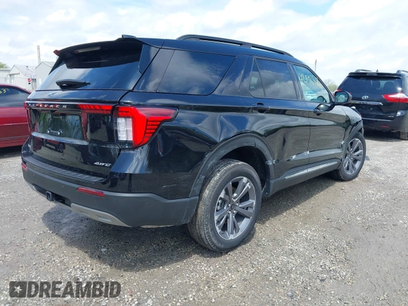 2025 Ford Explorer Active z VIN 1FMUK8DH8SGB17695, wystawiony jako IAAI lot #42198872 z przebiegiem 2 795 mil mil oraz . Historia ofert i sprzedaży dostępna na DreamBid. Obrazek 4.