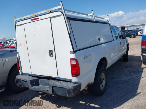 2010 Ford F-250 XL z VIN 1FTSX2B55AEA08754, wystawiony jako IAAI lot #42438103 z przebiegiem 573 535 mil mil oraz . Historia ofert i sprzedaży dostępna na DreamBid. Obrazek 4.