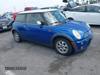 2005 MINI Hardtop with VIN WMWRC33585TJ69273, listed as a IAAI auction lot 42041797 with 150,983 mi miles and . Bid and sale history available at DreamBid. Image 1.