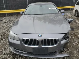 2013 BMW 5 Series 528i xDrive z VIN WBAXH5C55DD115085, wystawiony jako Copart lot #51381515 z przebiegiem 148 778 mil mil oraz Szkody całkowita. Historia ofert i sprzedaży dostępna na DreamBid. Obrazek 5.