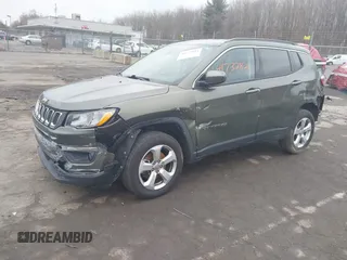 2018 Jeep Compass Latitude z VIN 3C4NJDBB3JT480371, wystawiony jako IAAI lot #41732821 z przebiegiem 73 578 mil mil oraz . Historia ofert i sprzedaży dostępna na DreamBid. Obrazek 2.