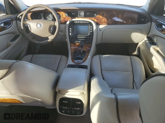 2008 Jaguar XJ Vanden Plas with VIN SAJWA82BX8SH26439, listed as a Copart auction lot 82174474 with 121,314 mi miles and Salvage Title. Bid and sale history available at carsss.com. Image 8.