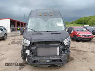 2022 Ford Transit Cargo z VIN 1FTBF4UG4NKA60882, wystawiony jako IAAI lot #42255992 z przebiegiem 2 977 mil mil oraz . Historia ofert i sprzedaży dostępna na DreamBid. Obrazek 13.
