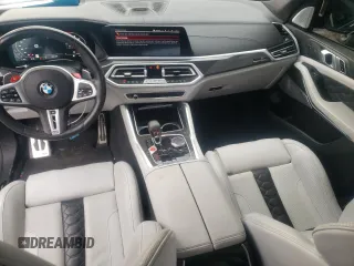 2021 BMW X5 M z VIN 5YMJU0C08M9H05967, wystawiony jako Copart lot #68961842 z przebiegiem 20 307 mil mil oraz . Historia ofert i sprzedaży dostępna na DreamBid. Obrazek 8.