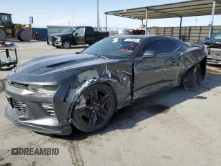 2016 Chevrolet Camaro 1SS z VIN 1G1FF1R74G0132583, wystawiony jako Copart lot #51896365 z przebiegiem 36 290 mil mil oraz Szkoda całkowita • Salvage title. Historia ofert i sprzedaży dostępna na DreamBid. Obrazek 1.