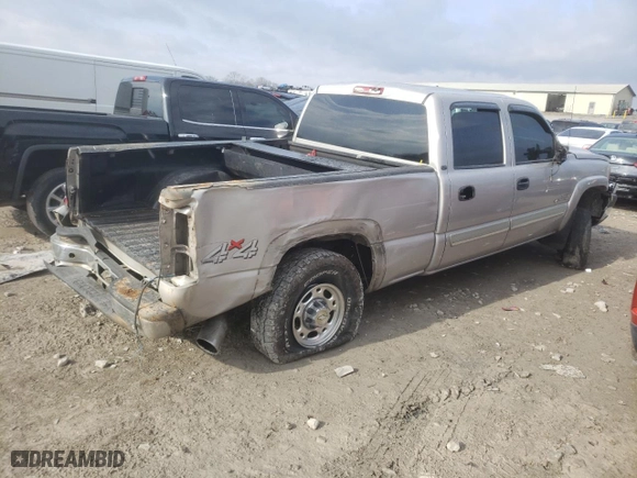 2006 Chevrolet Silverado 2500HD LT1 with VIN 1GCHK23D46F186090, listed as a Copart auction lot 42782275 with 301,094 mi miles and Clean Title. Bid and sale history available at carsss.com. Image 3.