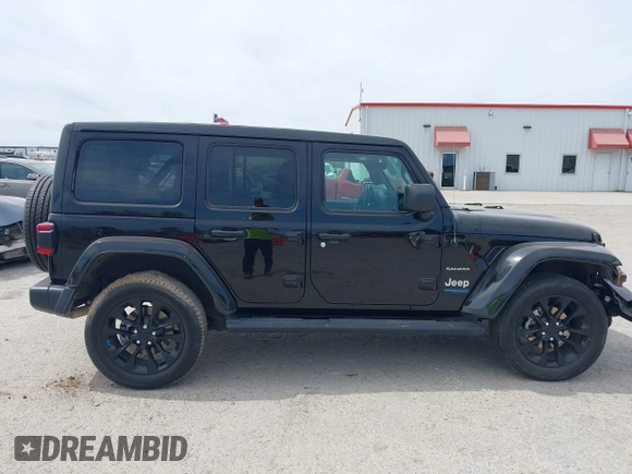 2022 Jeep Wrangler Unlimited Sahara with VIN 1C4JJXP69NW269462, listed as a IAAI auction lot 41759162 with 19,629 mi miles and . Bid and sale history available at DreamBid. Image 13.