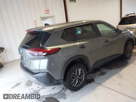 2023 Nissan Rogue S z VIN 5N1BT3AB4PC779473, wystawiony jako IAAI lot #42363074 z przebiegiem 51 764 mil mil oraz . Historia ofert i sprzedaży dostępna na DreamBid. Obrazek 4.