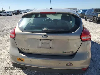 2015 Ford Focus Electric с VIN 1FADP3R4XFL293567, выставлен на аукционе Copart как лот 81951594 с пробегом 54 993 миль миль и Чистый • Clean title. История ставок и продаж доступна на DreamBid. Изображение 6.