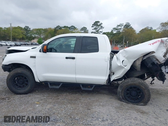 2009 Toyota Tundra 4WD Truck with VIN 5TFBW54119X085037, listed as a IAAI auction lot 41914195 with 211,913 mi miles. Bid and sale history available at carsss.com. Image 14.