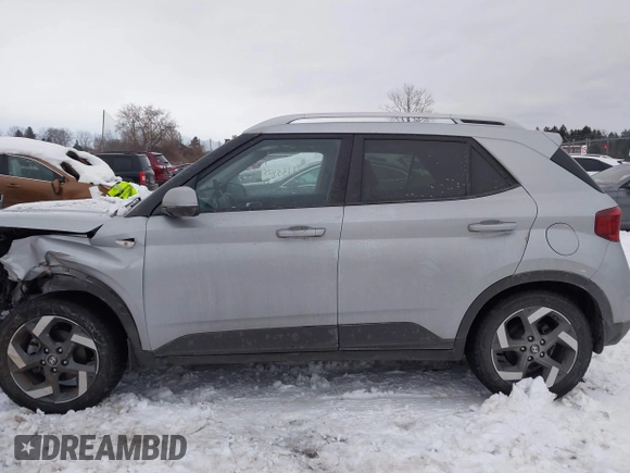 2022 Hyundai Venue SEL z VIN KMHRC8A31NU206543, wystawiony jako IAAI lot #41354252 z przebiegiem 42 256 mil mil oraz . Historia ofert i sprzedaży dostępna na DreamBid. Obrazek 14.